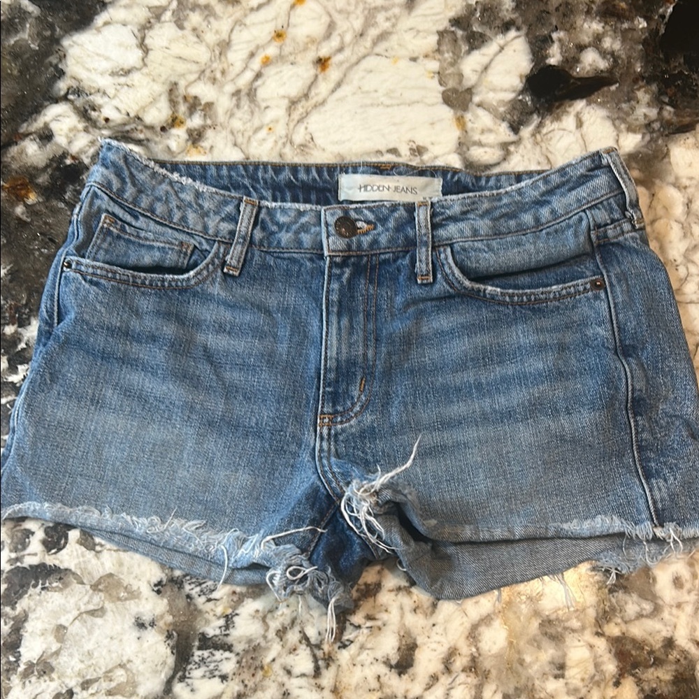 Hidden Jeans Blue Jean Shorts with Frayed Hem Women’s size W 26